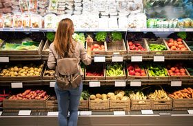 Inflation : Bruno Le Maire annonce le blocage ou la baisse des prix sur 5 000 produits alimentaires
