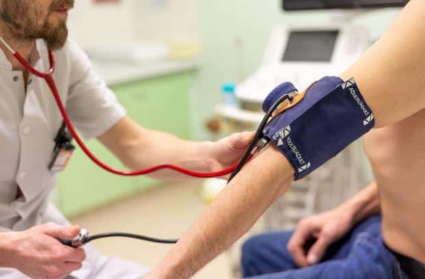 Hypertension art&eacute;rielle : des Fran&ccedil;ais inform&eacute;s, mais qui sous-estiment encore l'ampleur de la maladie