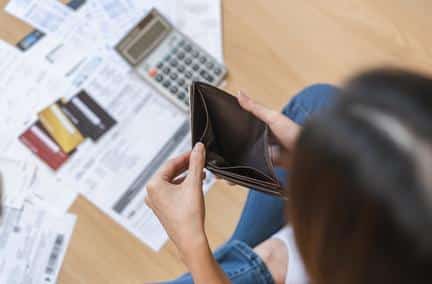 Crédit conso : pourquoi les ménages font de moins en moins d'emprunts ?