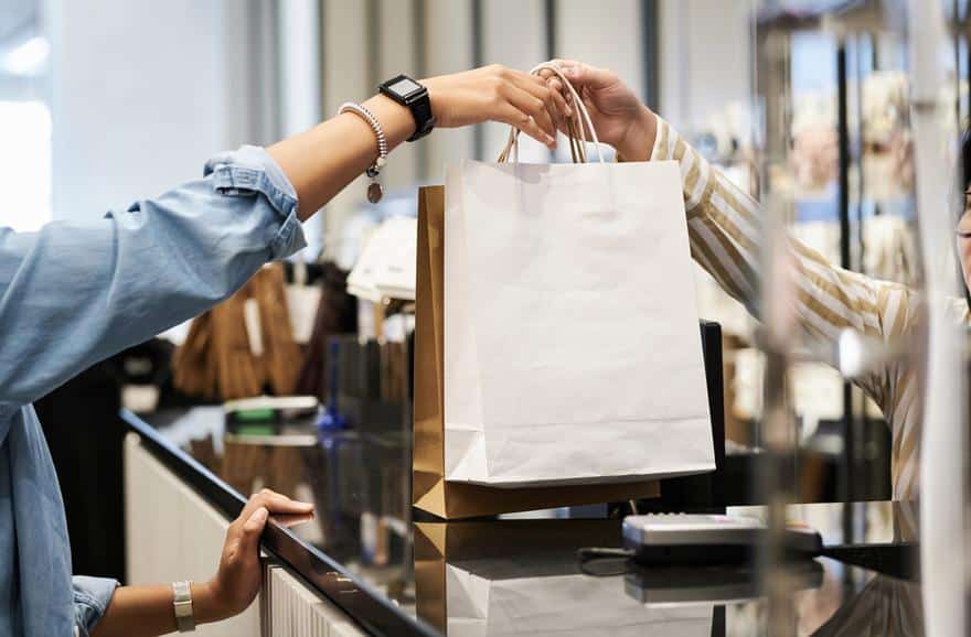 Consommation : les Fran&ccedil;ais privil&eacute;gient les d&eacute;penses essentielles