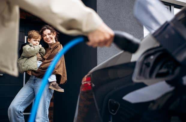 Voitures électriques d'occasion : les ventes décollent en France
