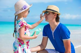 Canicule, soleil : les rayons UV responsables de 80 % des cancers de la peau !