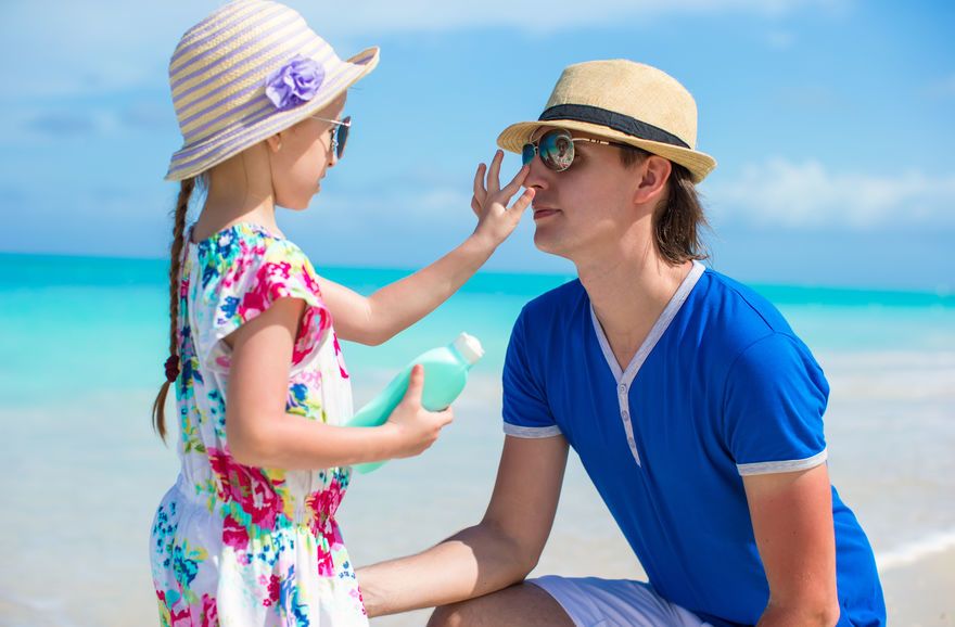 Canicule, soleil : les rayons UV responsables de 80 % des cancers de la peau !
