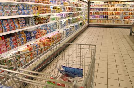 100 produits sains &agrave; prix co&ucirc;tant : Familles Rurales interpelle la grande distribution