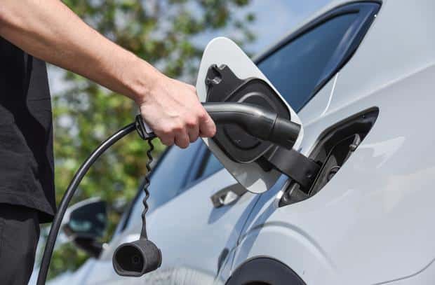 Revalorisation des primes à l'installation des bornes de recharge en résidentiel collectif : un coup de pouce bienvenu